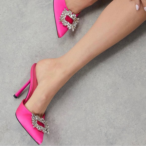 UK 6 - Picture 2 of 4